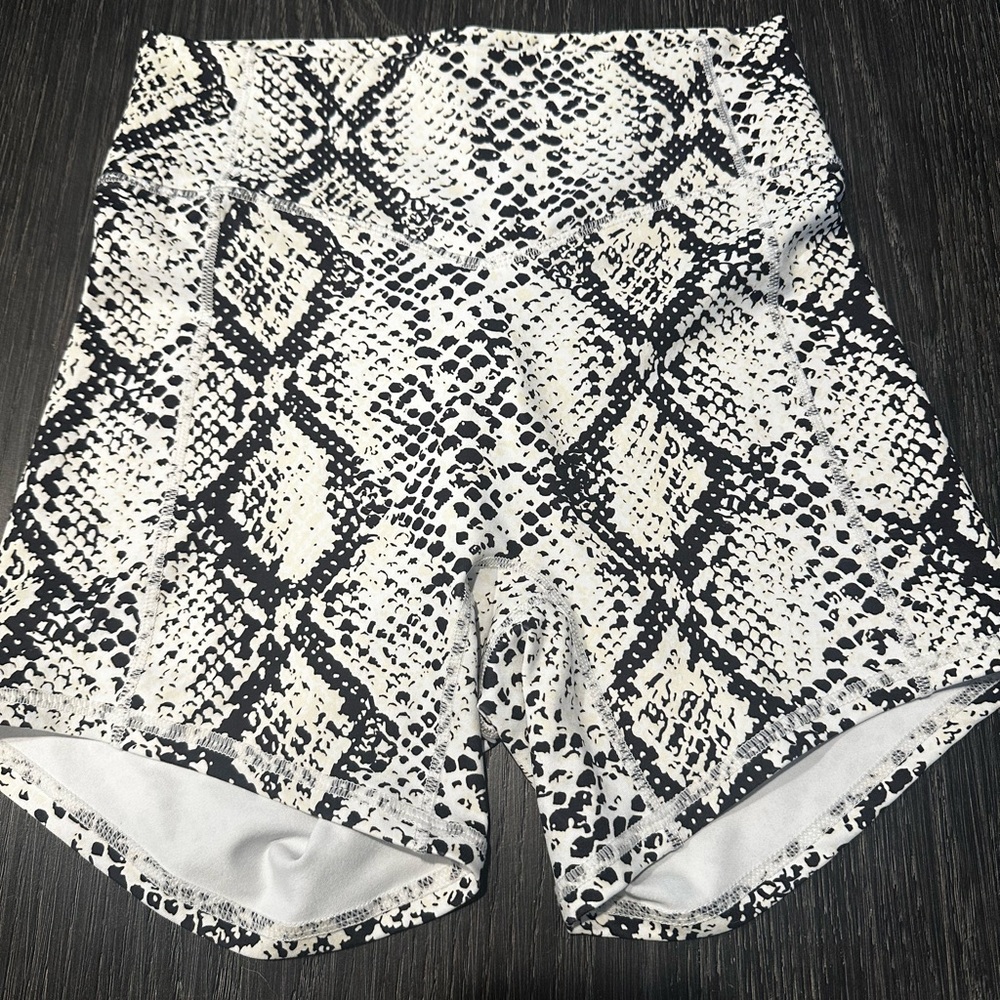 Balance Athletica Ascend Shorts - Python - Small